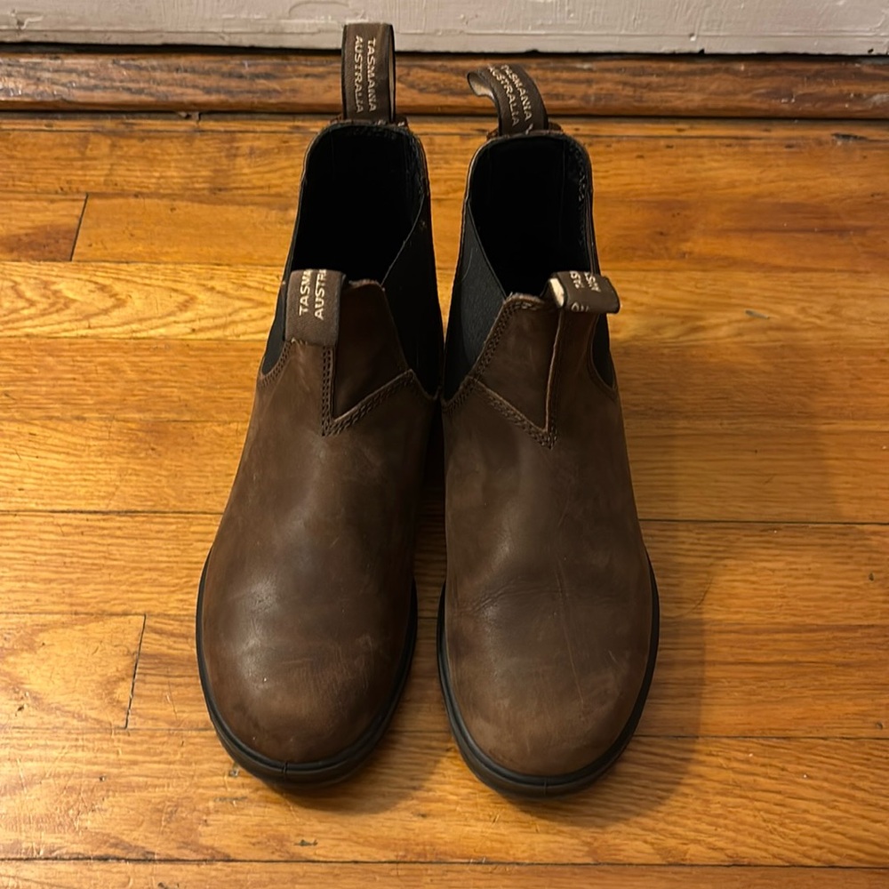 Women’s size 9 Blundstone boots